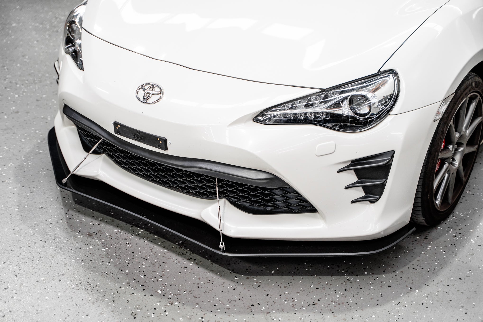 Toyota 86 (Facelift) Front Lip Splitter V2 (With Support Rods)