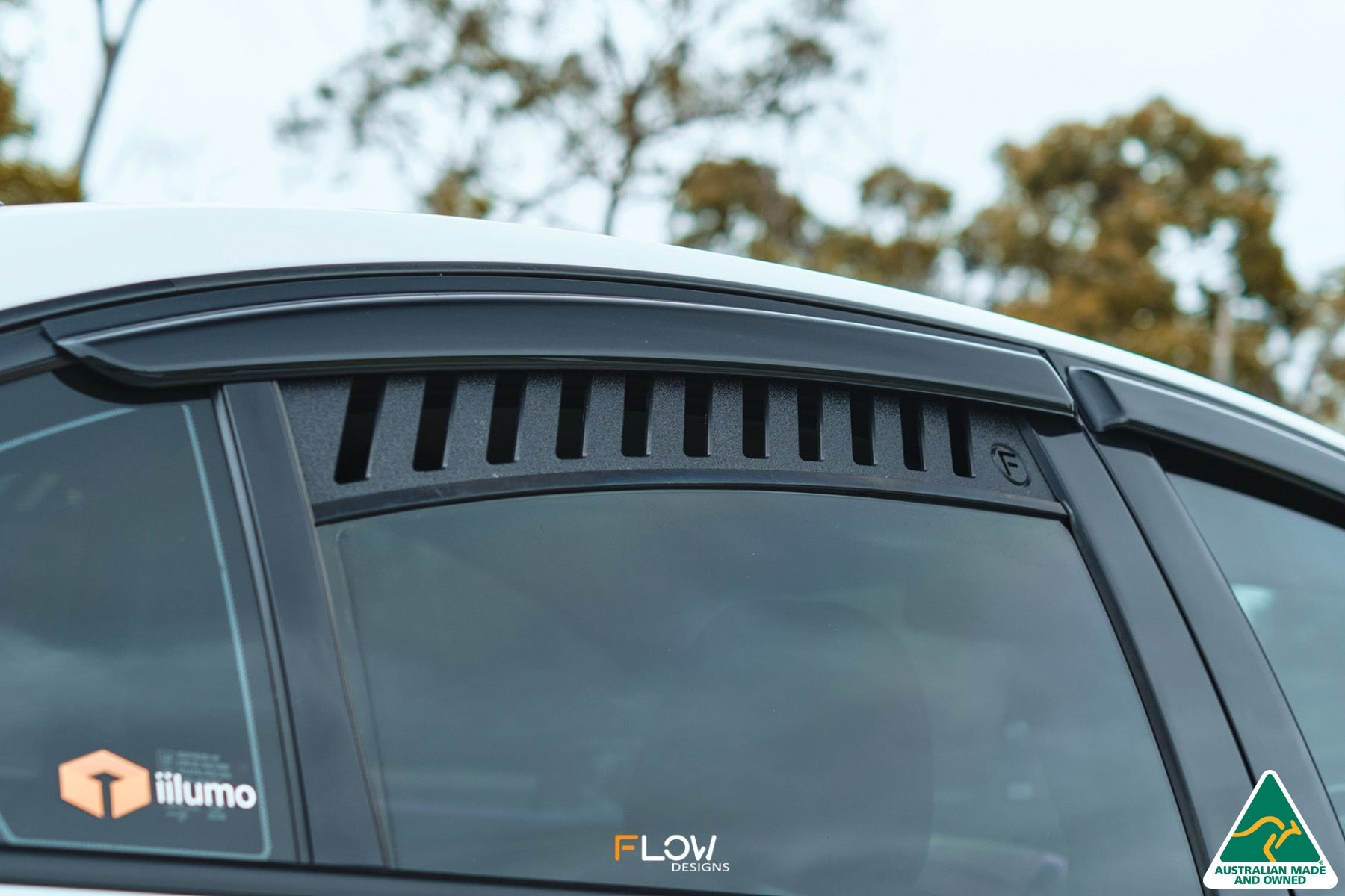 VF Commodore Sedan Rear Window Vents (Pair)